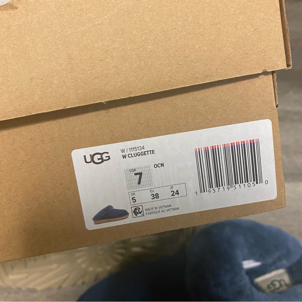 UGG | Cluggette Suede Sheepskin Lined Slippers In Ocean Blue NEW - Picture 6 of 13